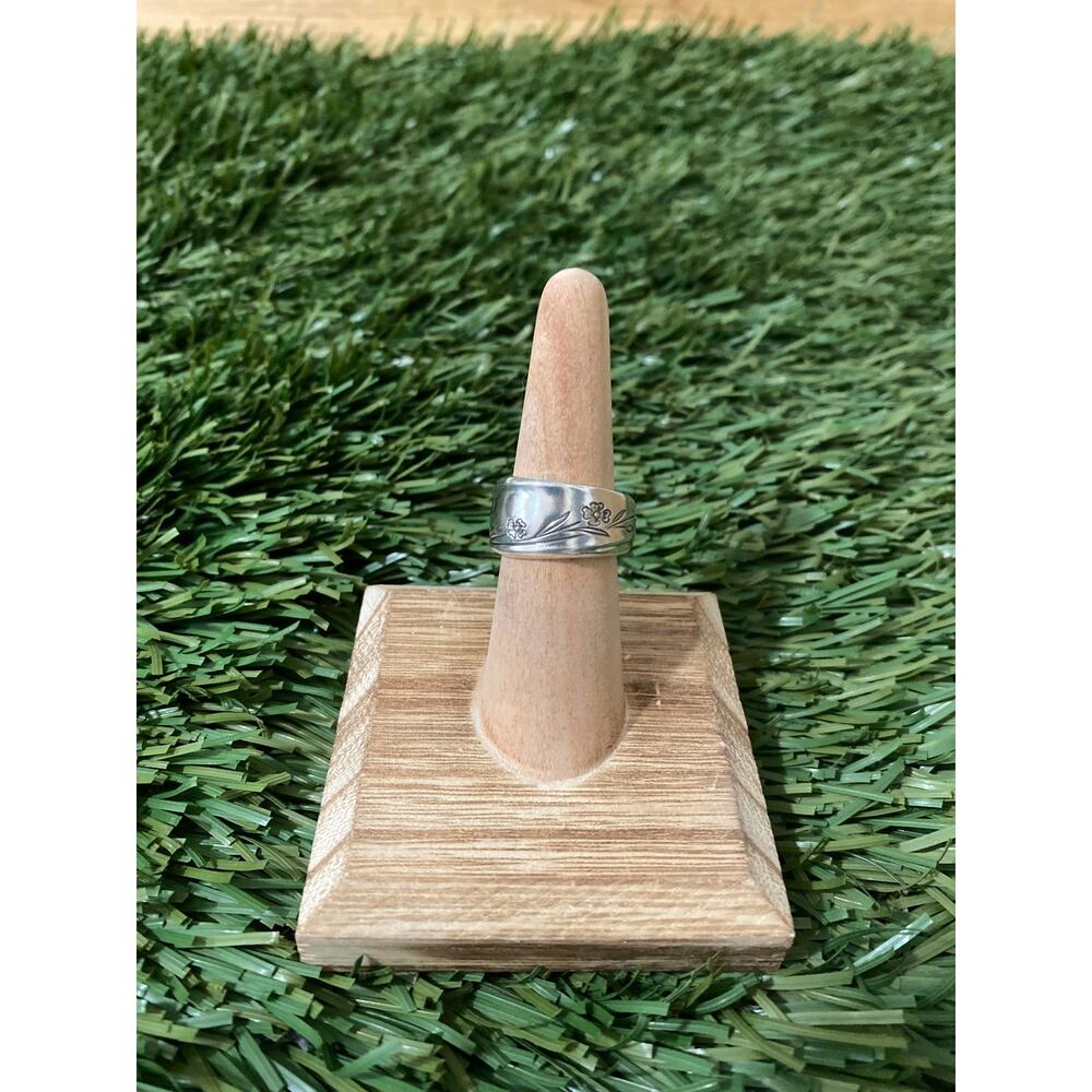Floral ring size 6.5